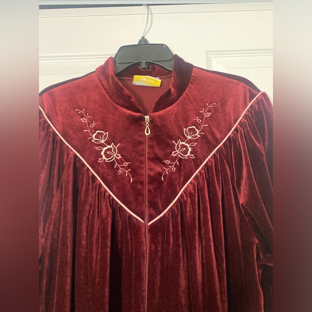 Hamilton Burgundy Velvet Long Sleep Robe - Picture 6 of 8